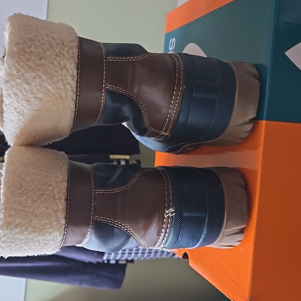 Storm By Cougar Waterproof Boots - Picture 4 of 9